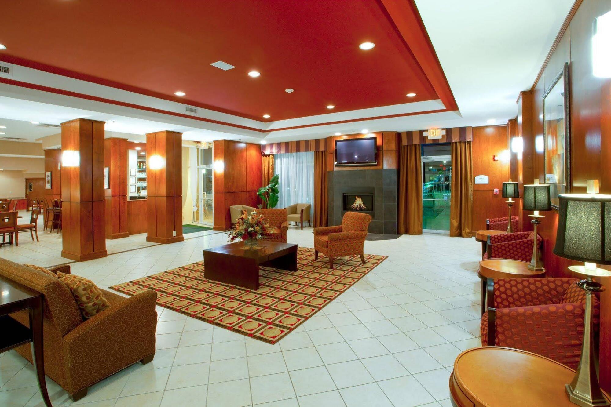 Holiday Inn Express Dumfries-Quantico By Ihg Екстериор снимка