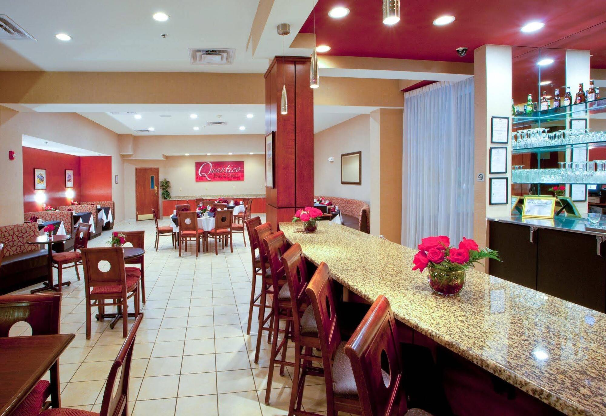 Holiday Inn Express Dumfries-Quantico By Ihg Екстериор снимка